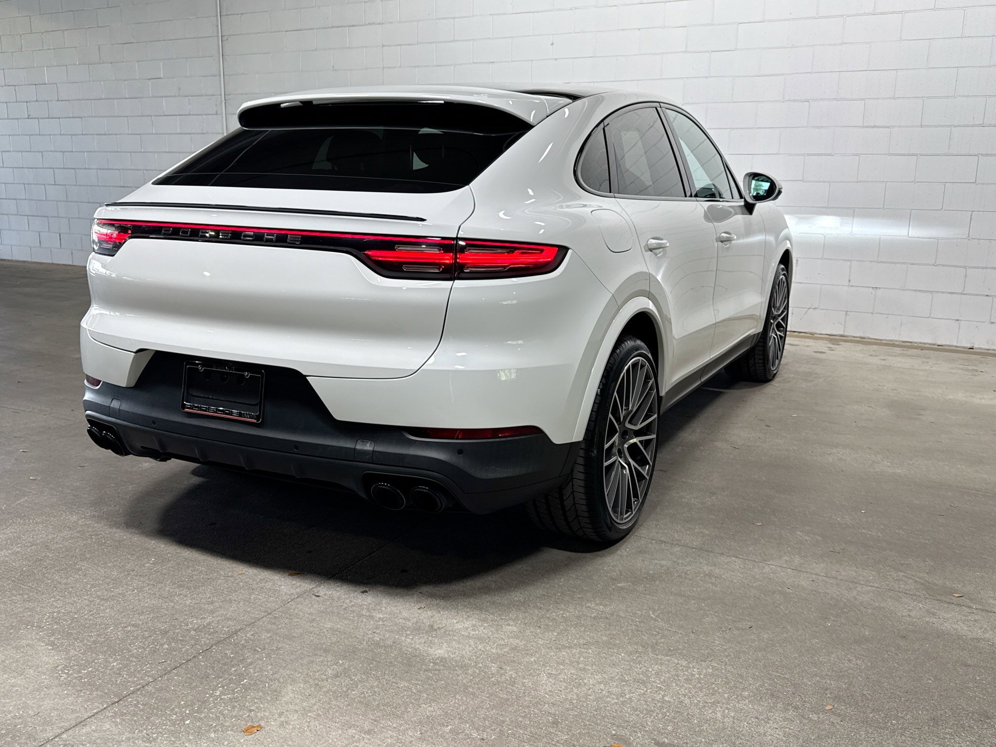 Certified 2022 Porsche Cayenne Coupe image 7