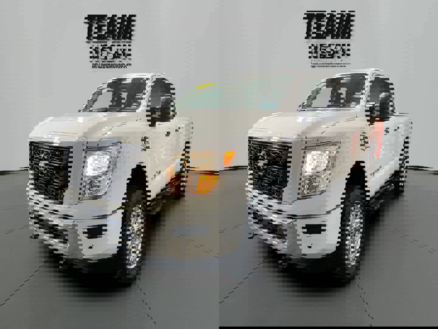 Used 2024 Nissan Titan SV w/ SV Convenience Package image 3