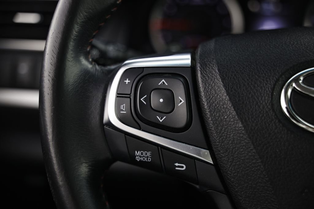 Used 2016 Toyota Camry SE w/ Moonroof Package image 34