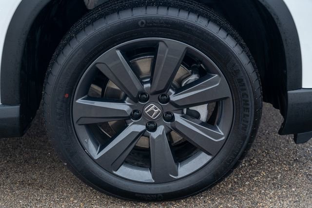 Used 2025 Honda Pilot Sport image 11