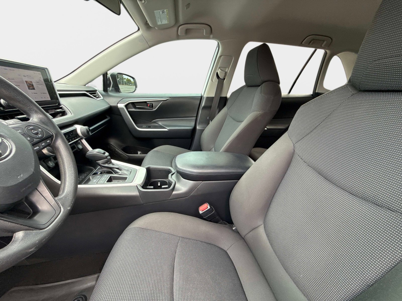 Used 2024 Toyota RAV4 LE FWD image 23