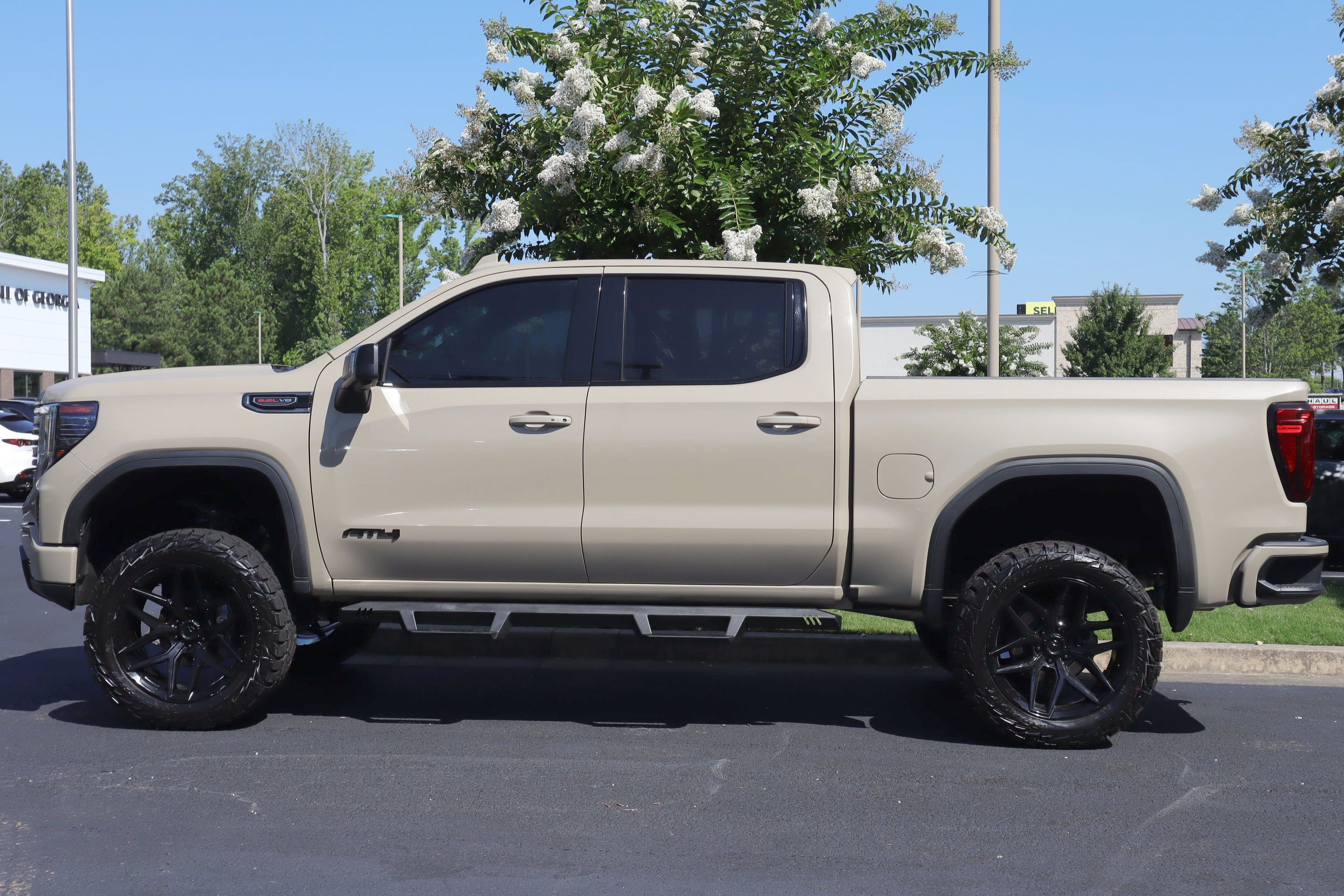 Used 2022 GMC Sierra 1500 AT4 AWD/4WD image 5