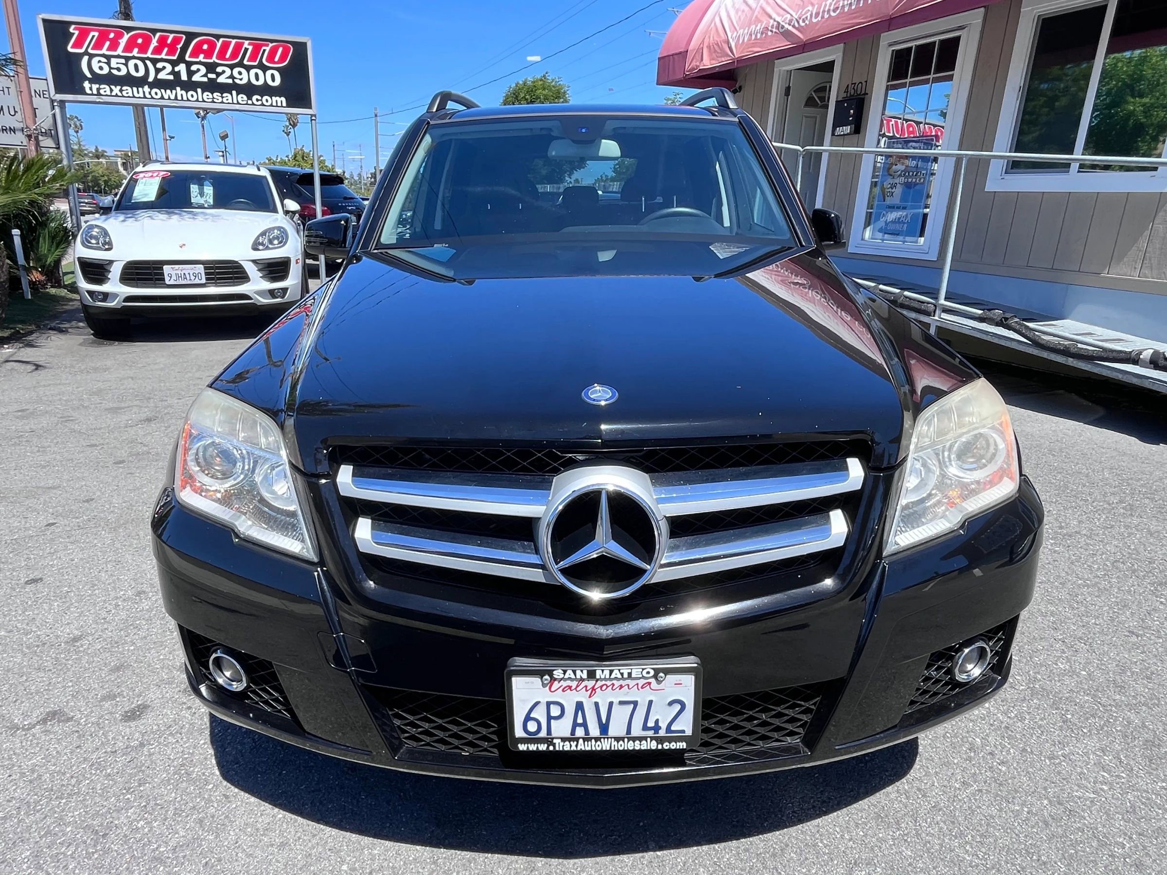 Used 2011 Mercedes-Benz GLK 350 4MATIC image 2