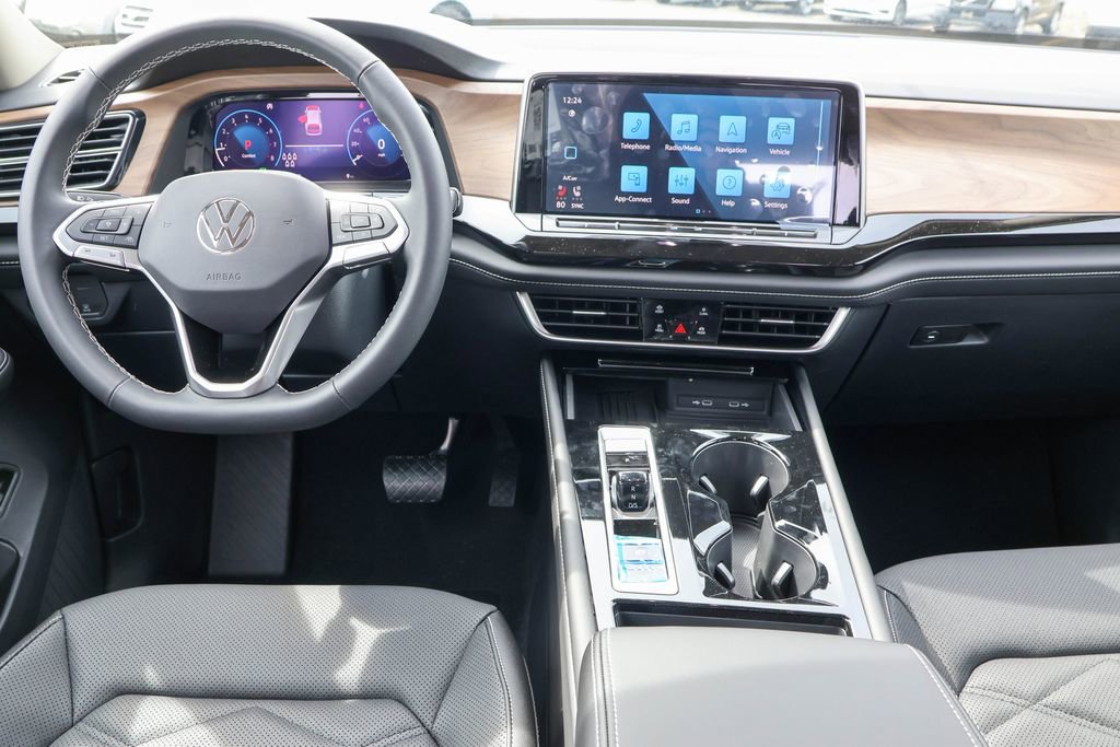 New 2025 Volkswagen Atlas SE image 34