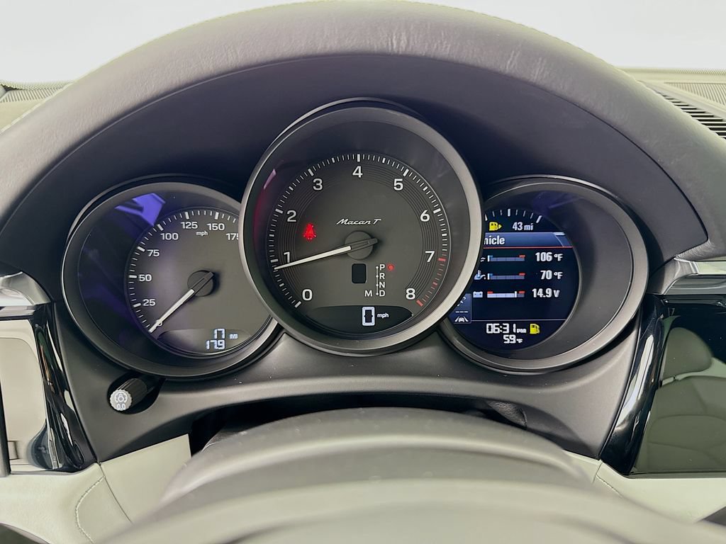 New 2026 Porsche Macan AWD/4WD image 17