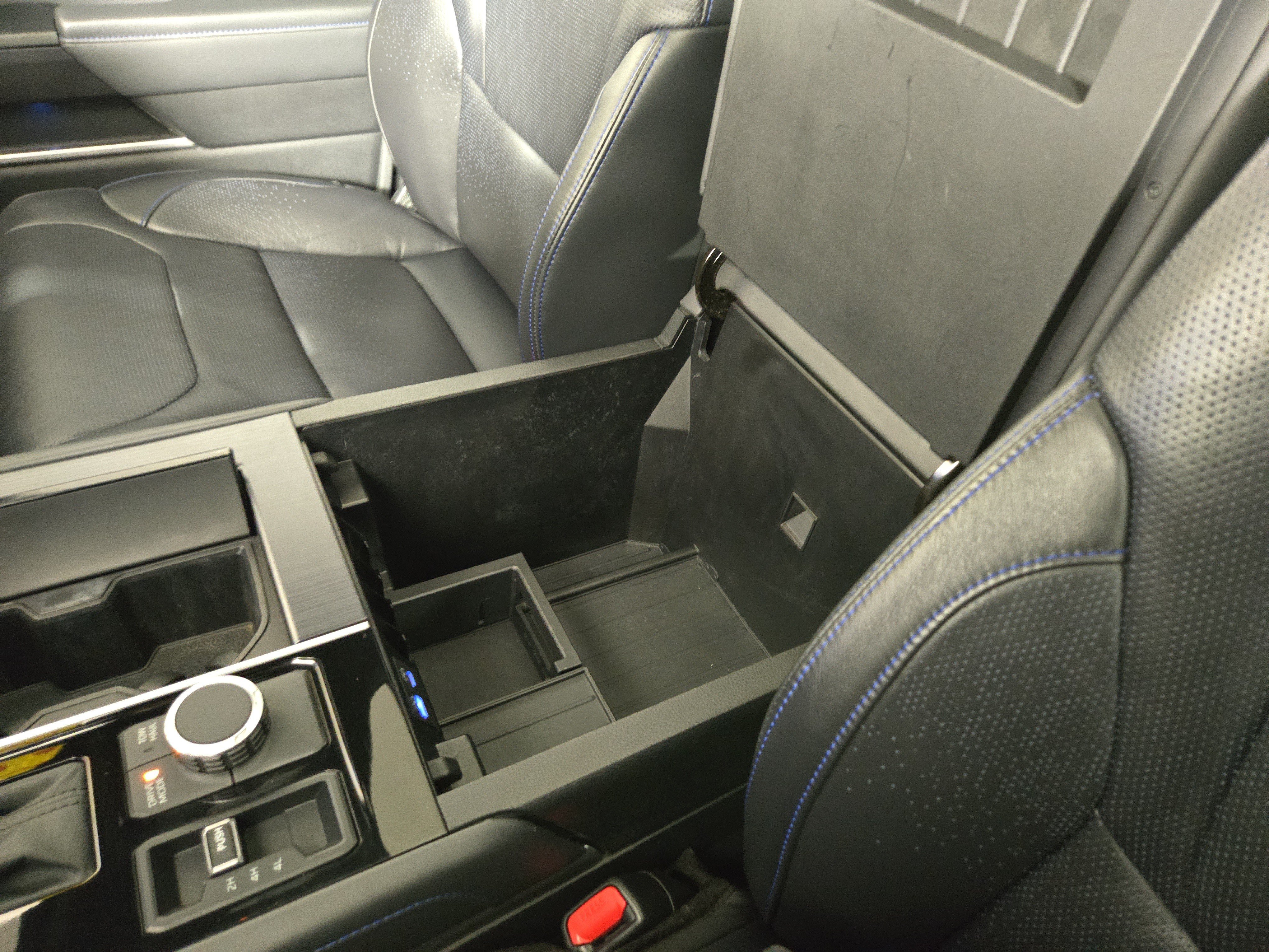 Used 2023 Toyota Sequoia Platinum AWD/4WD image 30