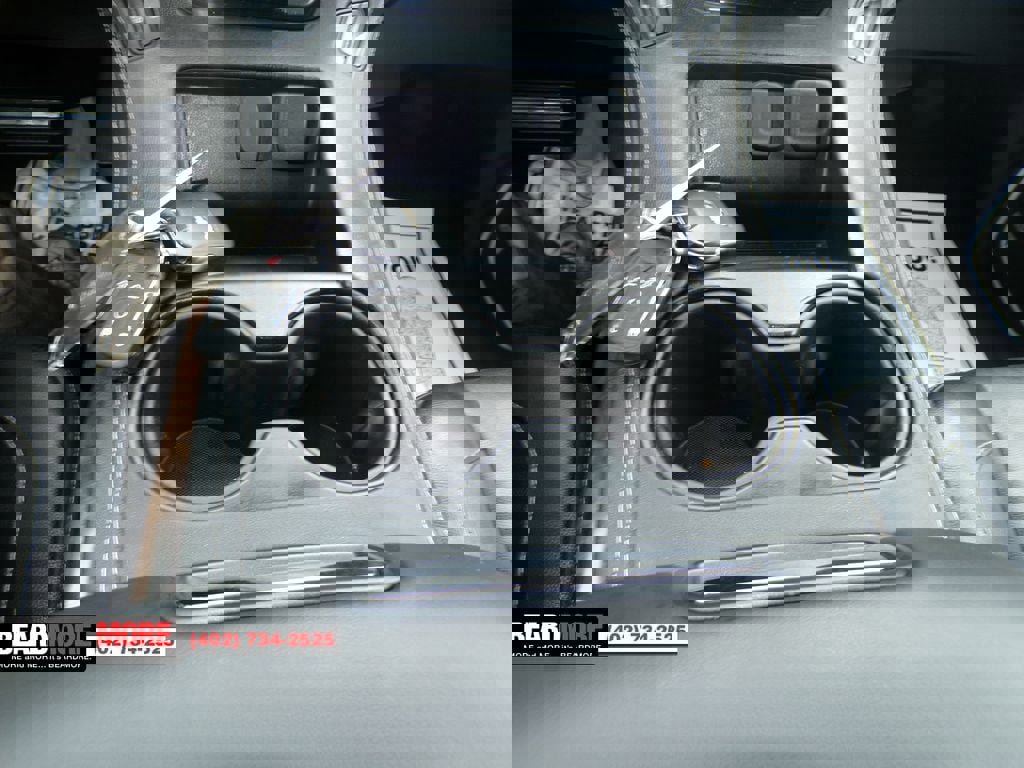 Used 2018 Chevrolet Suburban LT image 32