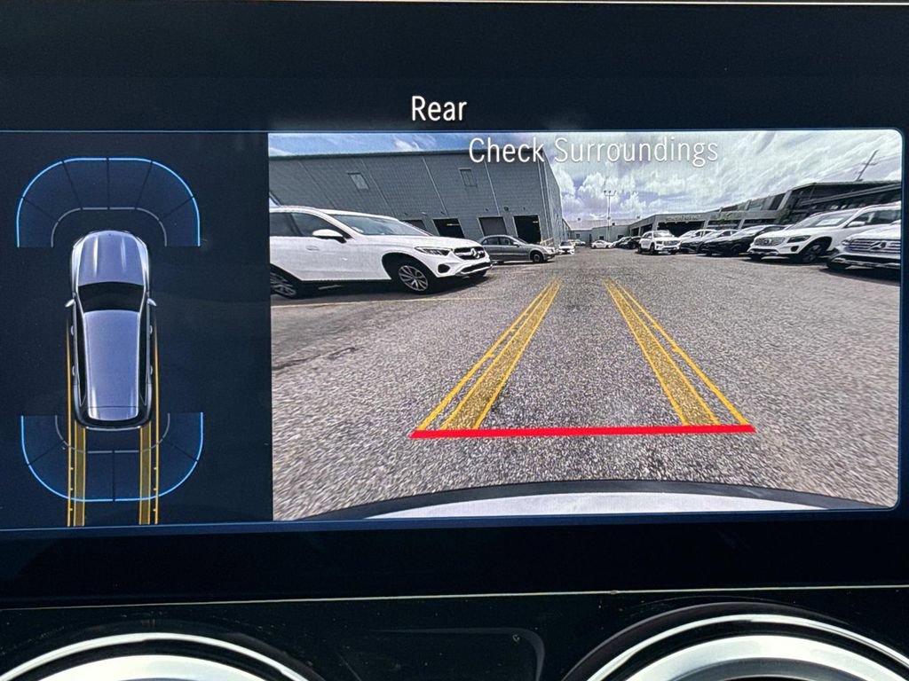 Used 2025 Mercedes-Benz GLB 250 image 26