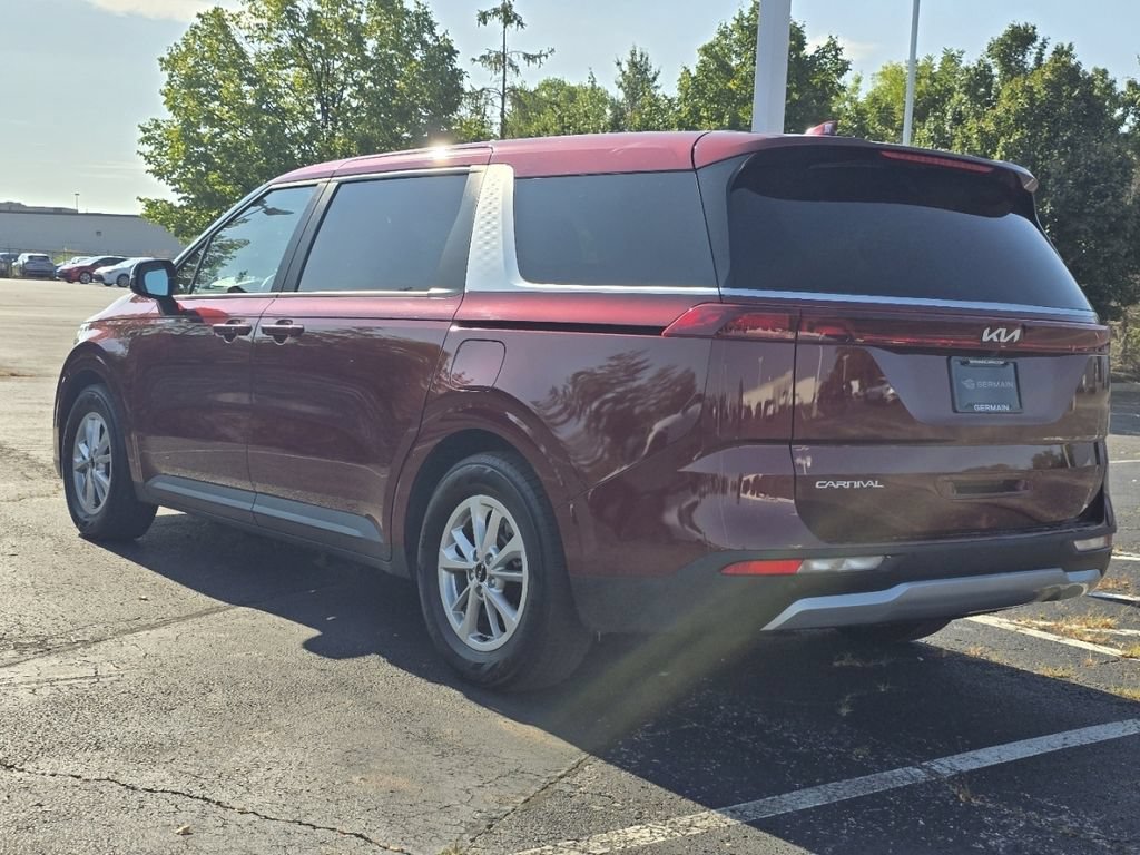 Used 2024 Kia Carnival LX FWD image 5