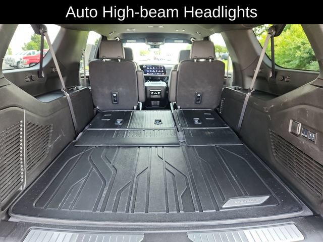 Used 2025 Chevrolet Suburban High Country AWD/4WD image 35