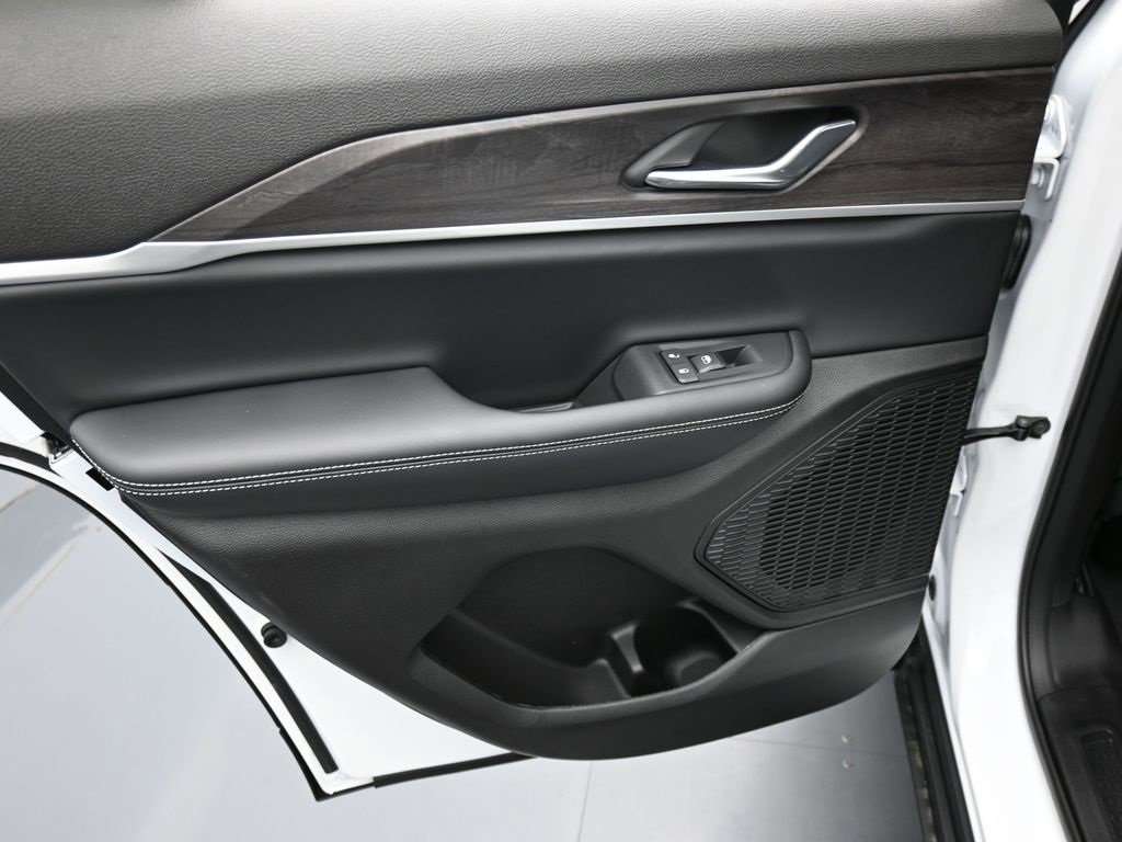 New 2025 Jeep Grand Cherokee Limited image 13