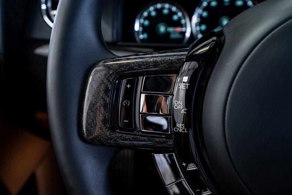 Used 2022 Rolls-Royce Cullinan Black Badge image 34