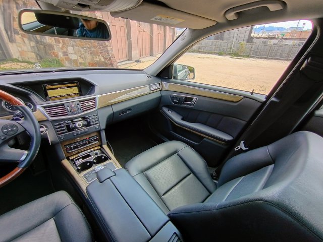 Used 2010 Mercedes-Benz E 350 Sedan image 46