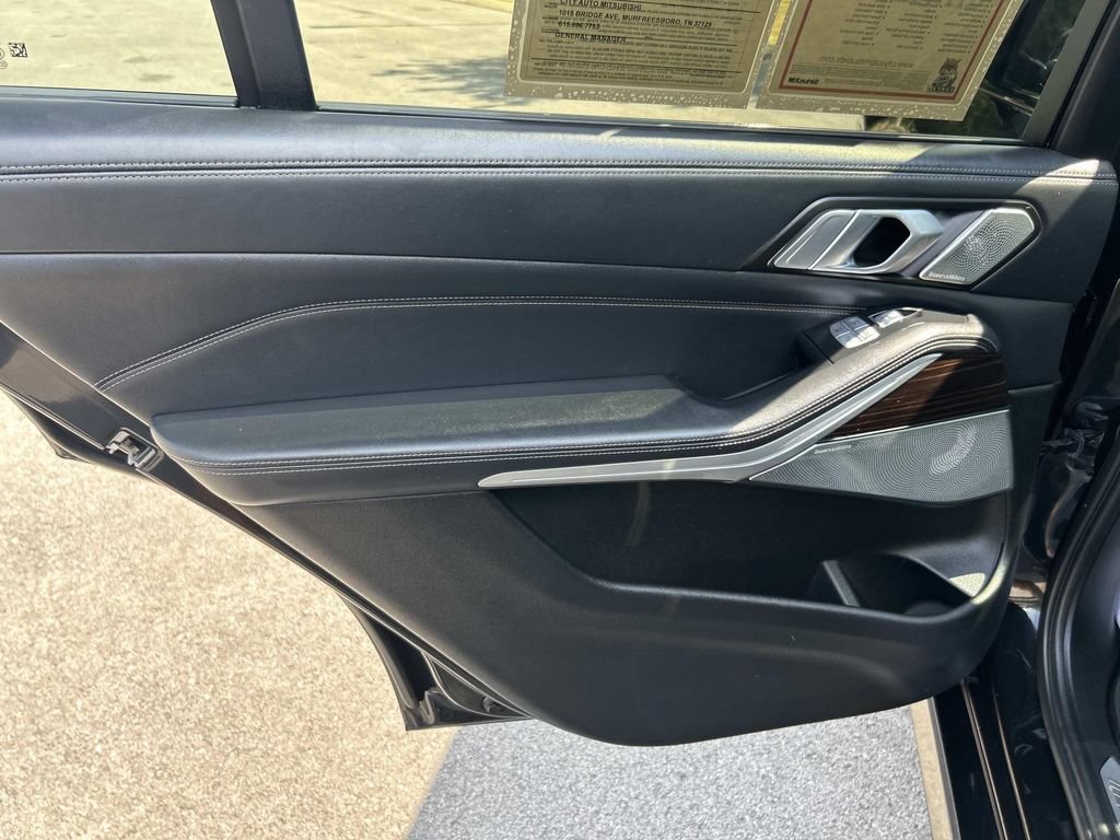 Used 2021 BMW X7 M50i AWD/4WD image 30