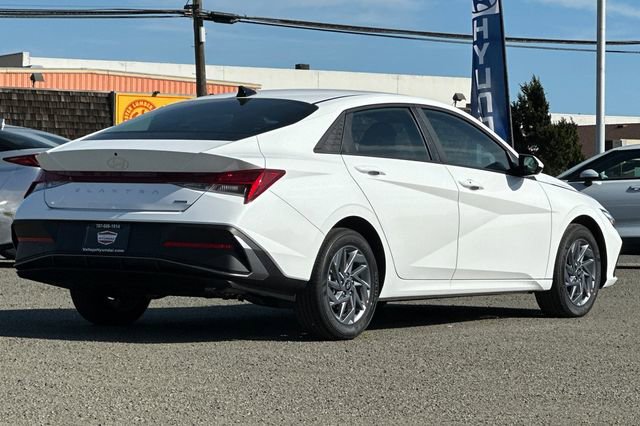 New 2026 Hyundai Elantra Blue image 6
