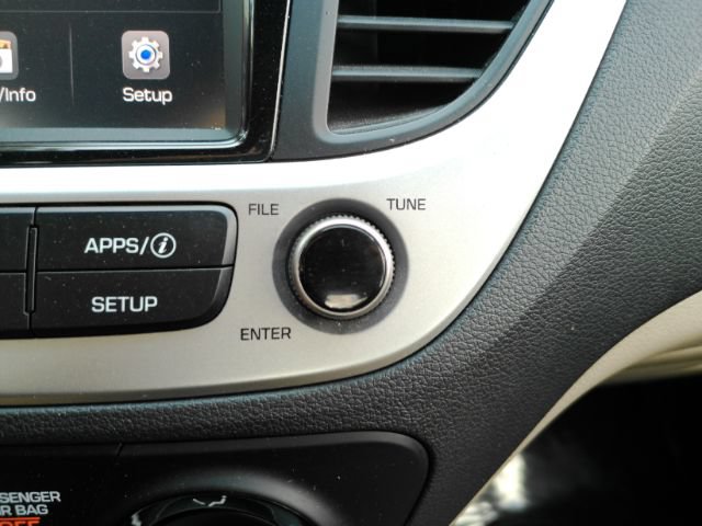 Used 2022 Hyundai Accent SEL FWD image 38