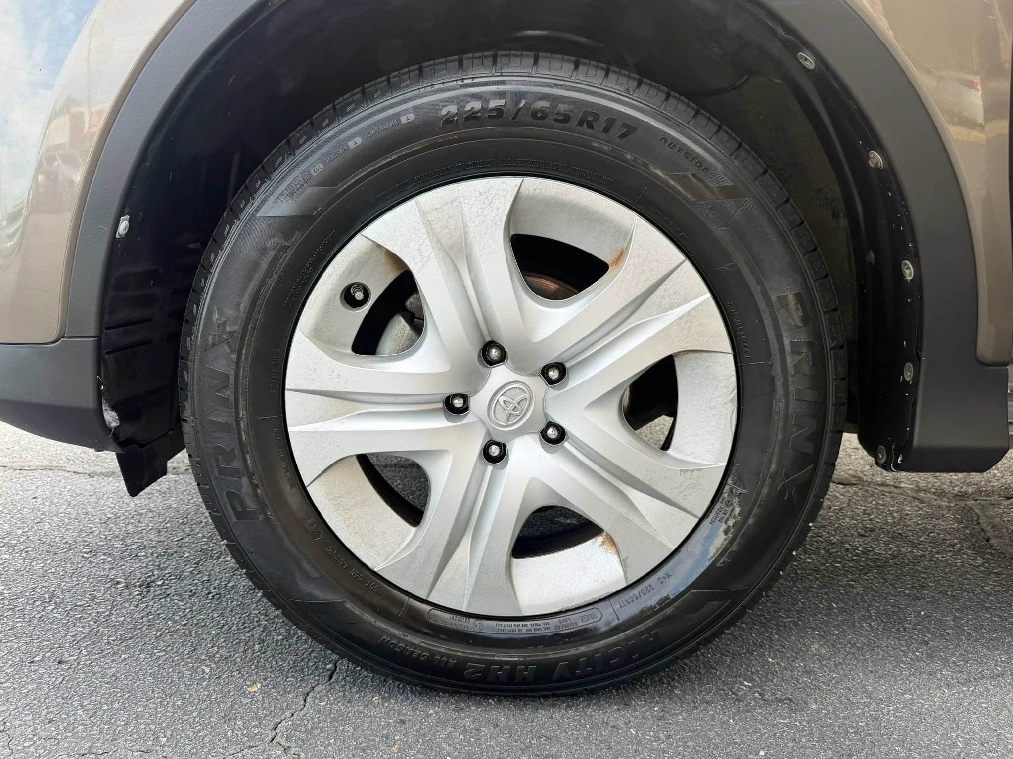 Used 2015 Toyota RAV4 LE FWD image 27