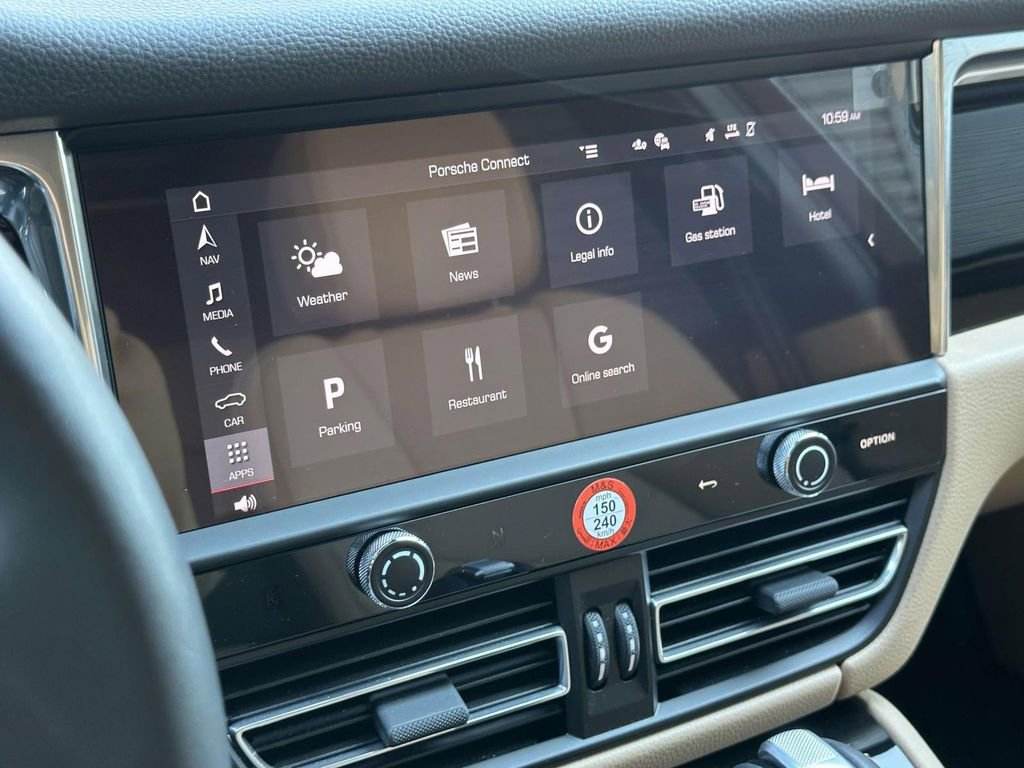 Certified 2026 Porsche Macan AWD/4WD image 28