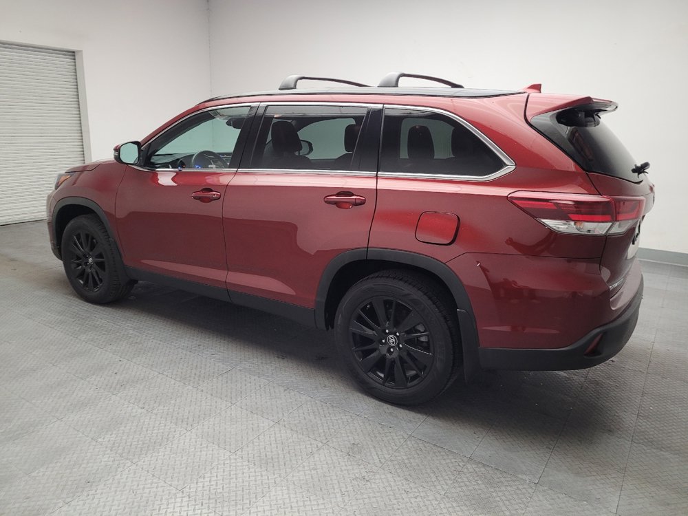 Used 2019 Toyota Highlander SE AWD/4WD image 3