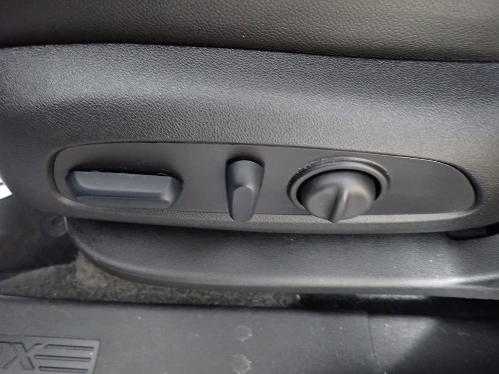 Used 2024 Chevrolet Equinox RS AWD/4WD image 26