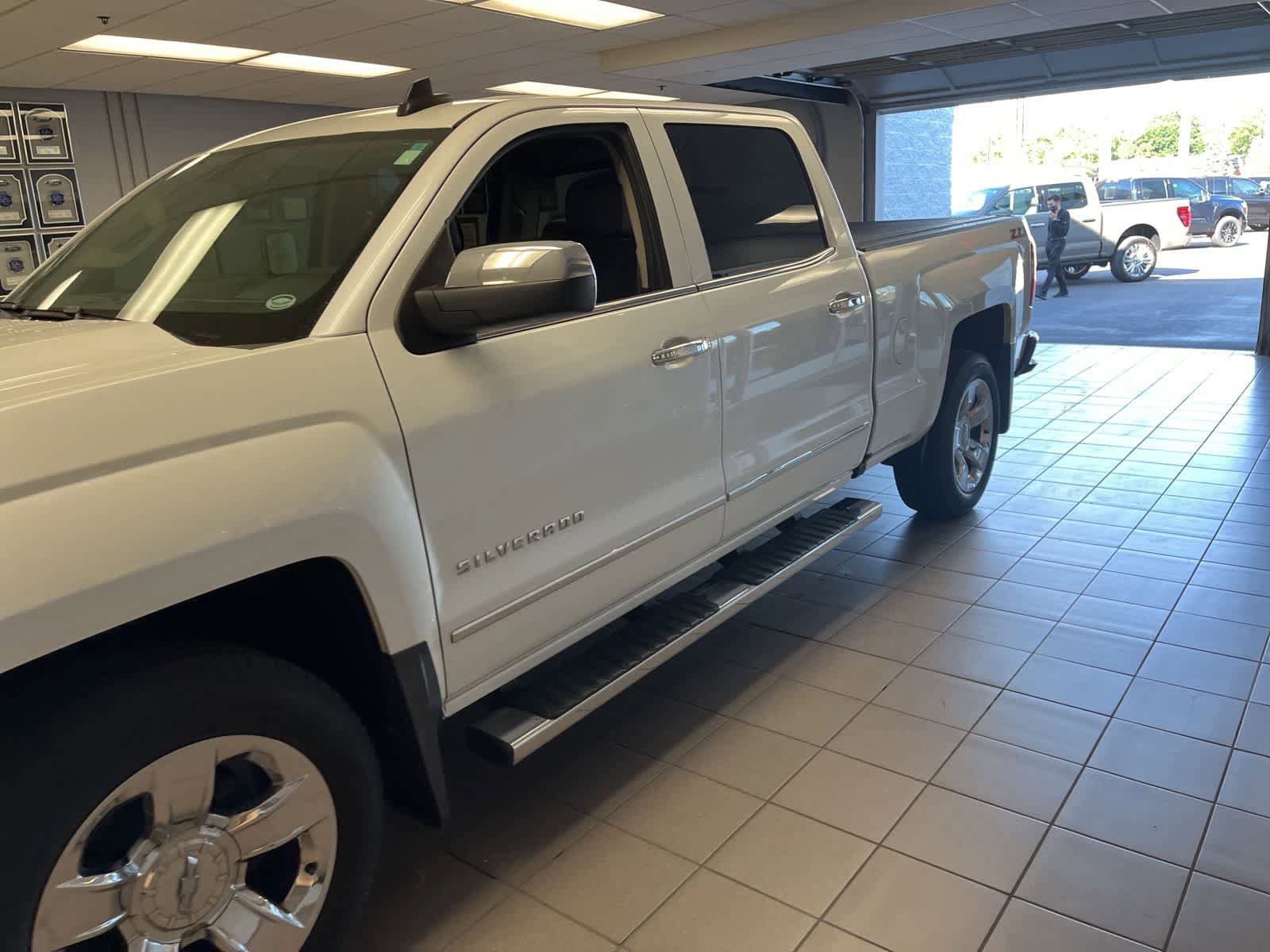 Used 2016 Chevrolet Silverado 1500 LTZ Z71 w/ LTZ Plus Package AWD/4WD image 6