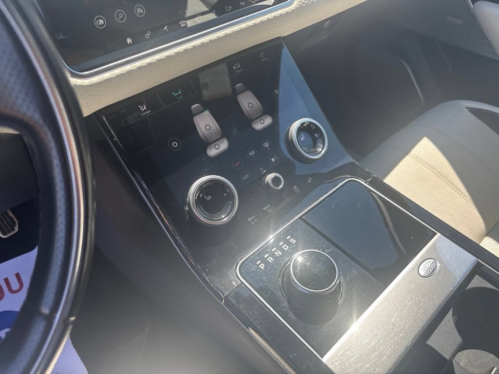 Used 2018 Land Rover Range Rover Velar R-Dynamic SE AWD/4WD image 27