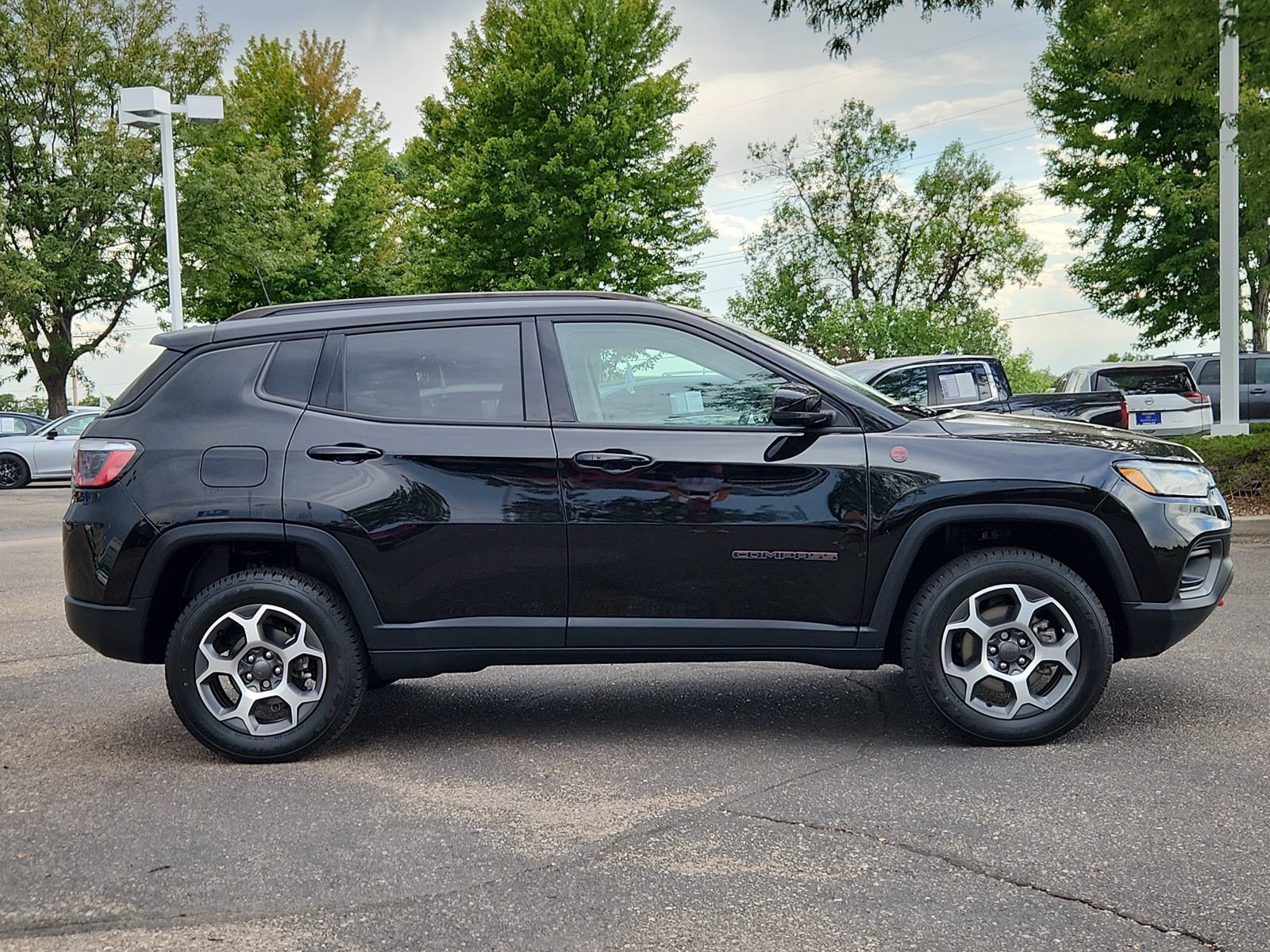 Used 2022 Jeep Compass Trailhawk AWD/4WD image 6