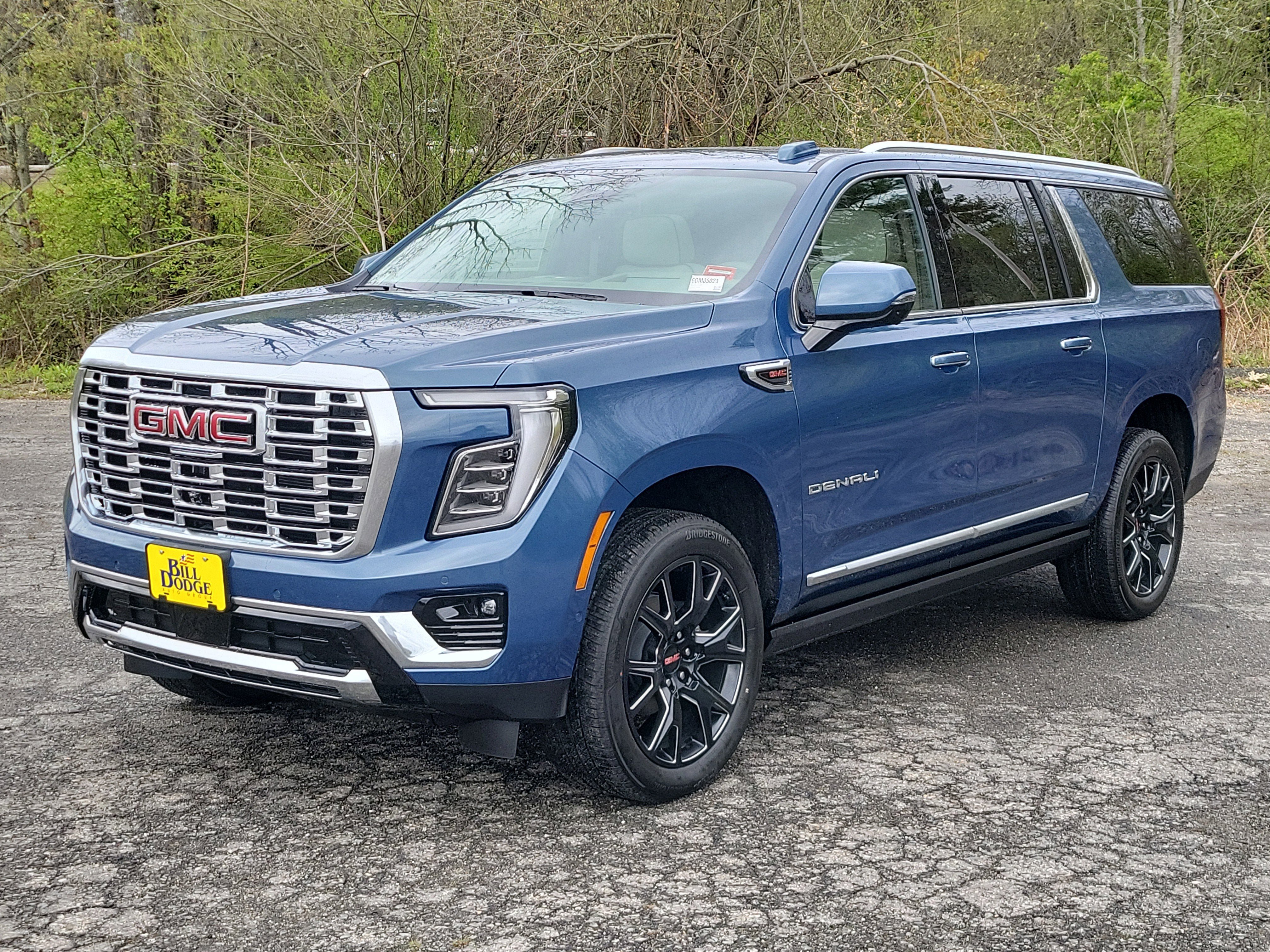 New 2026 GMC Yukon XL Denali w/ Sun & Power Step Package