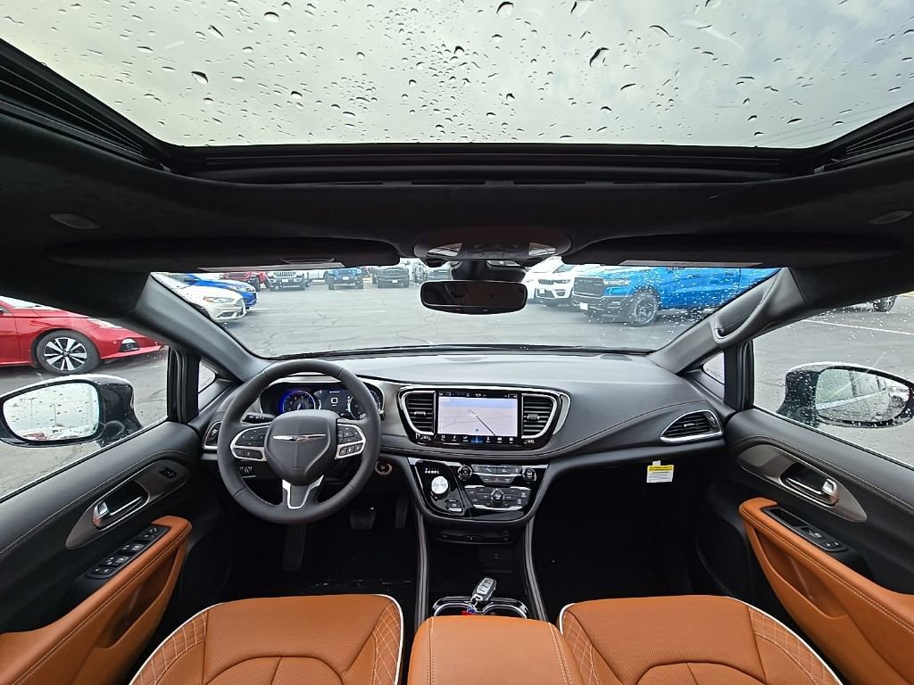 New 2026 Chrysler Pacifica Pinnacle FWD image 2