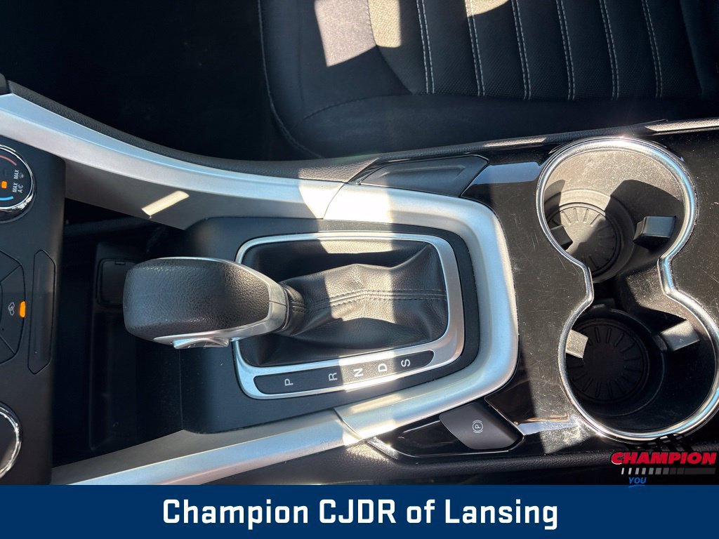 Used 2015 Ford Fusion SE FWD image 25