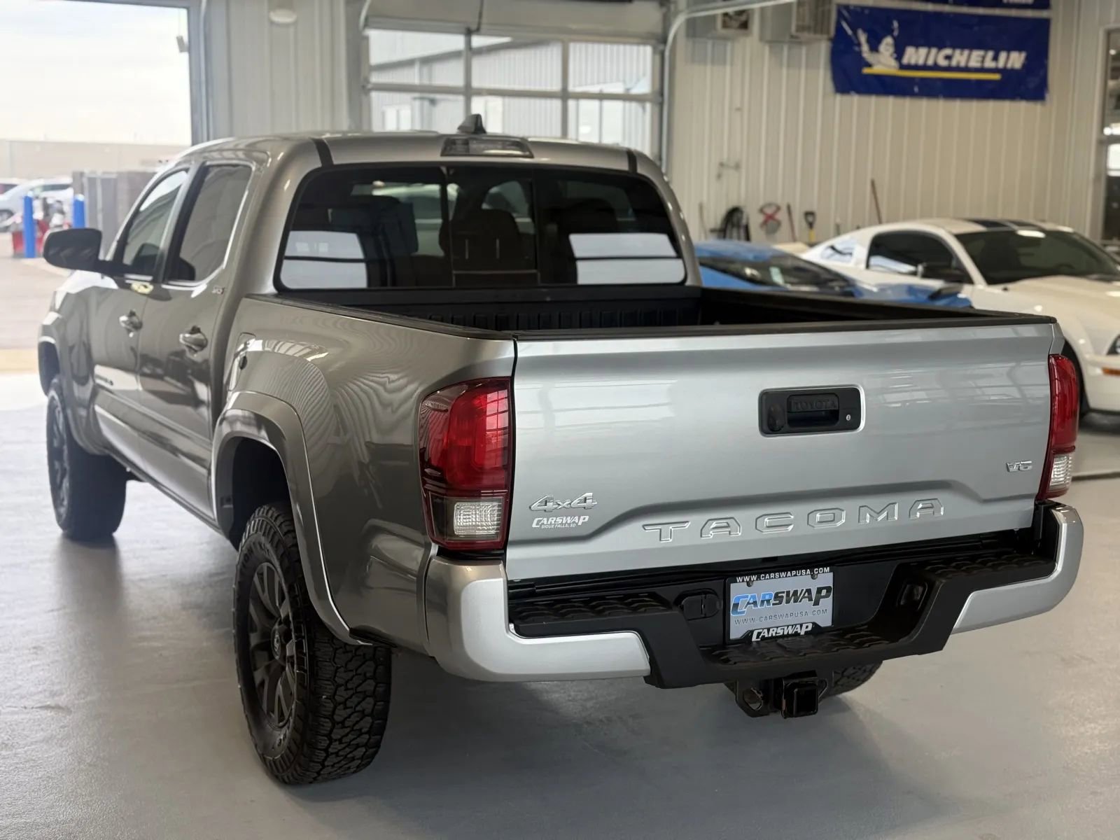 Used 2023 Toyota Tacoma SR5 w/ Technology Package image 5