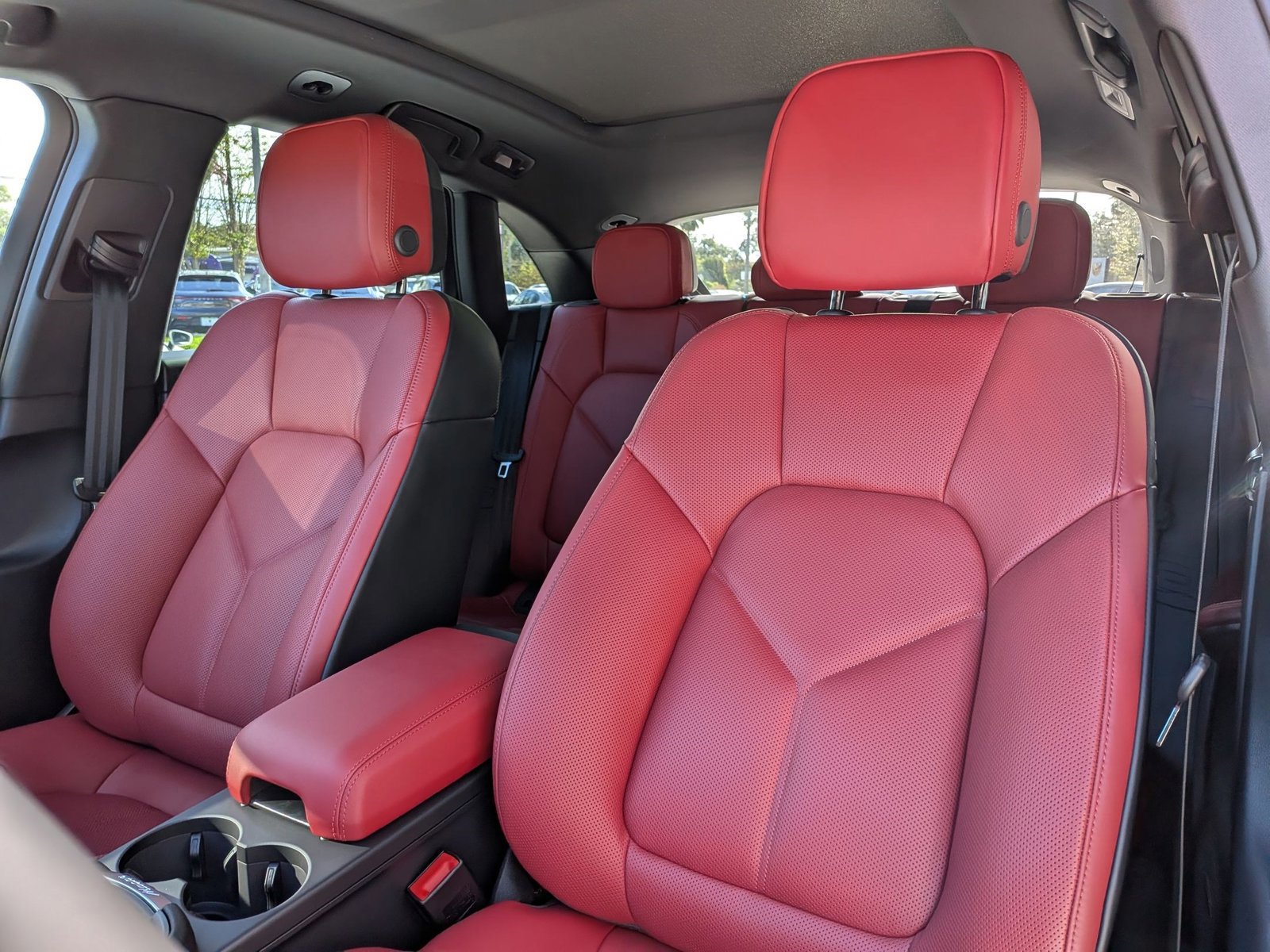 New 2026 Porsche Macan image 5