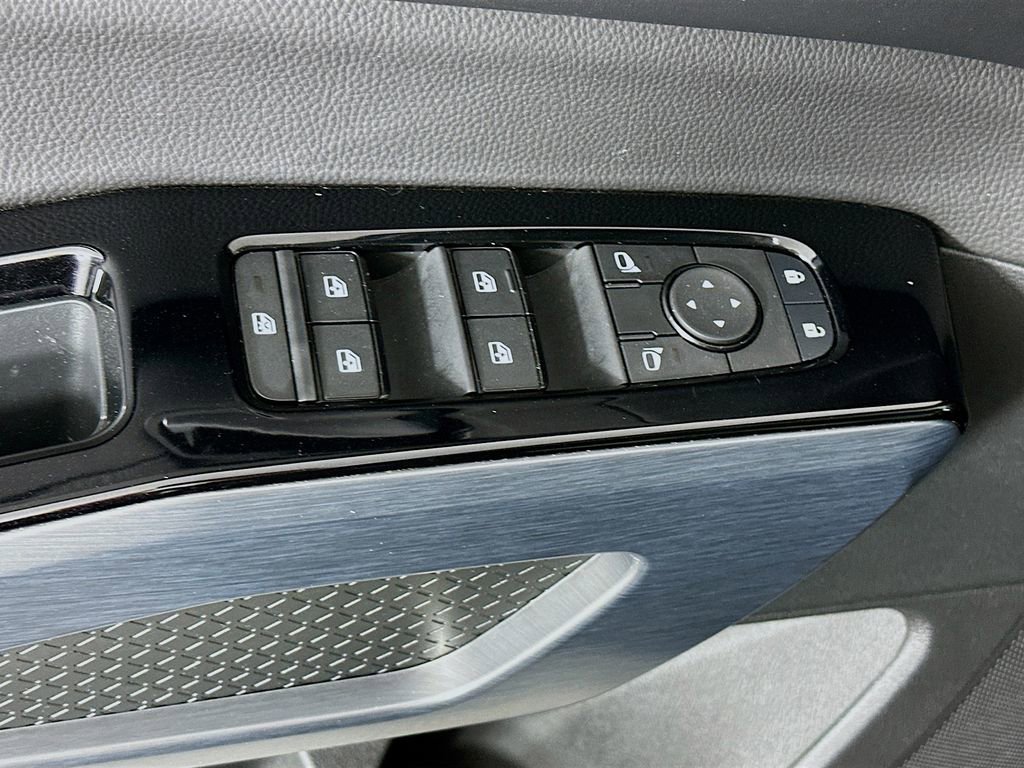 Certified 2025 Nissan Pathfinder SL w/ SL Premium Package AWD/4WD image 25