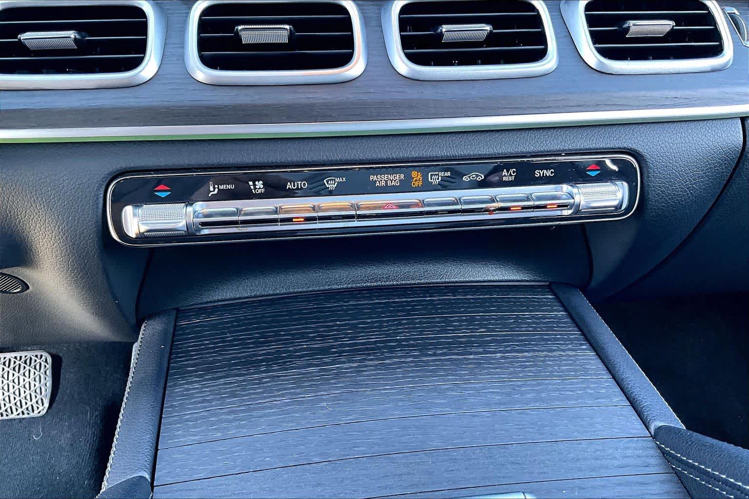 Used 2020 Mercedes-Benz GLE 450 4MATIC image 33