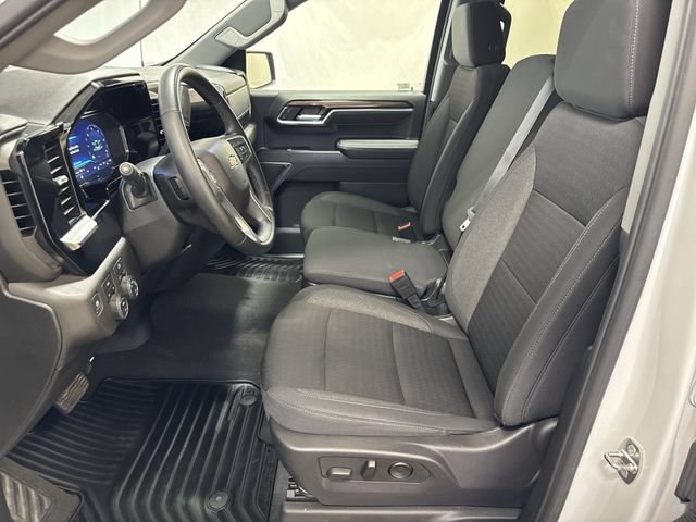 Used 2024 Chevrolet Silverado 1500 LT AWD/4WD image 10