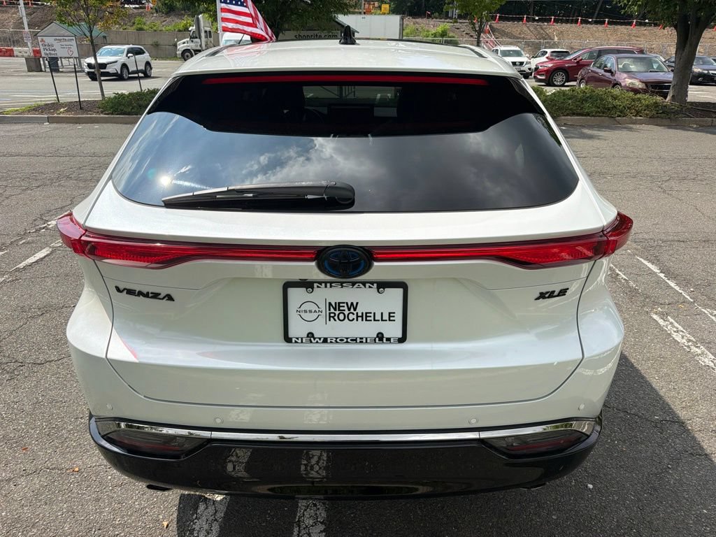 Used 2023 Toyota Venza Nightshade AWD/4WD image 7