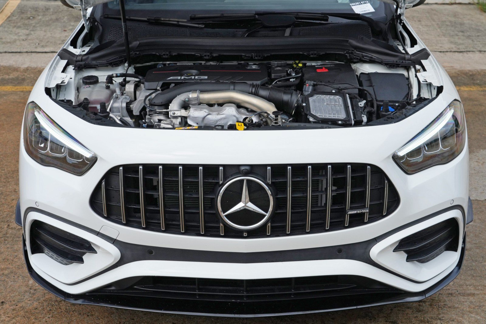 Used 2025 Mercedes-Benz GLA 35 AMG 4MATIC w/ AMG Aerodynamics Package image 8