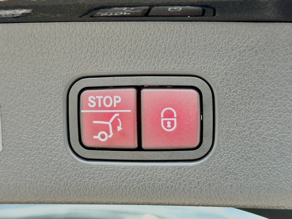 New 2026 Mercedes-Benz GLC 43 AMG 4MATIC image 14