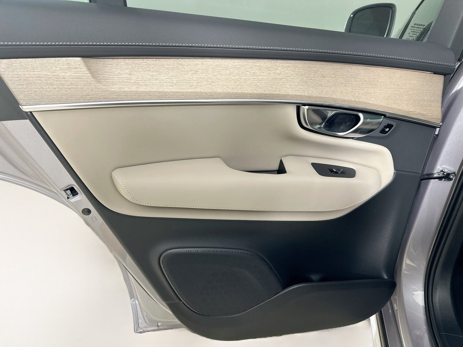New 2026 Volvo XC90 T8 Plus w/ Protection Package AWD/4WD image 34