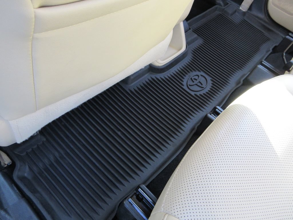 Used 2019 Toyota Highlander Limited AWD/4WD image 30