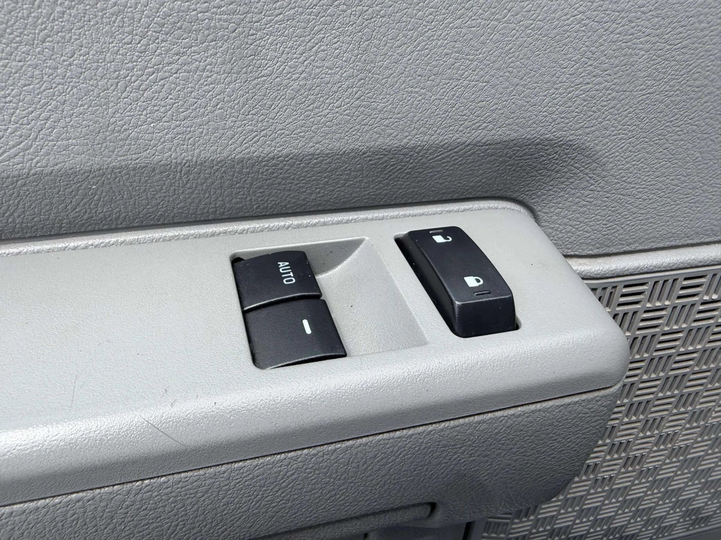 Used 2012 Ford E-350 and Econoline 350 XLT RWD image 15