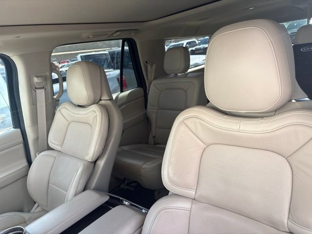 Used 2021 Lincoln Navigator L Reserve w/ Luxury Package AWD/4WD image 8