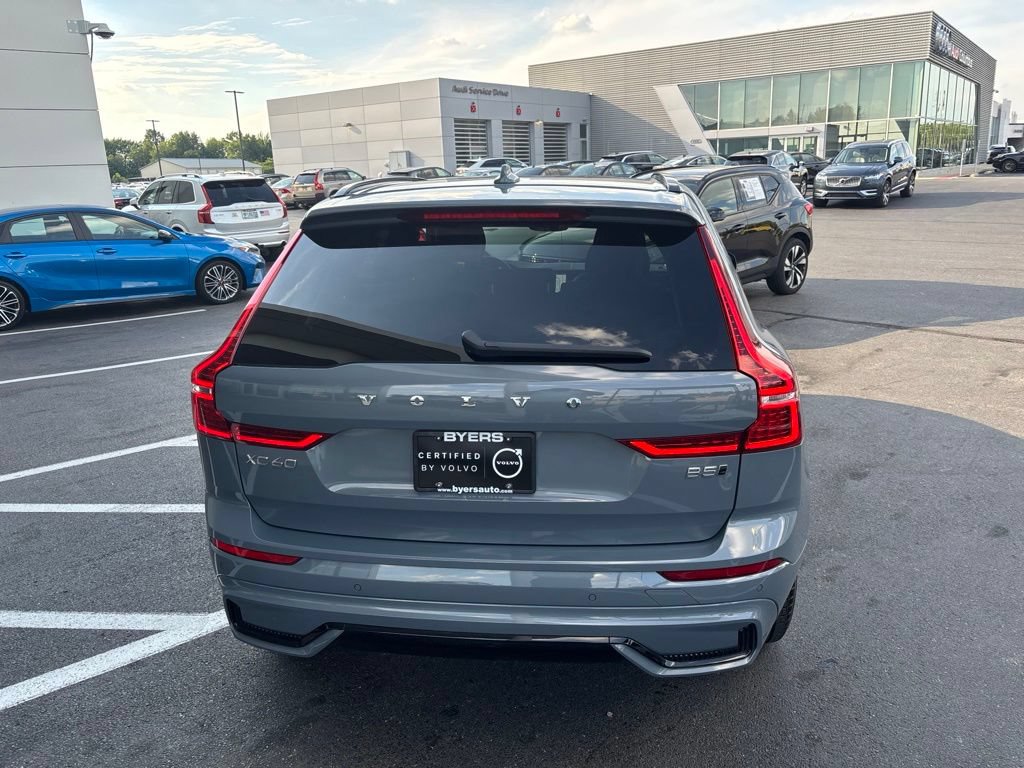 Certified 2024 Volvo XC60 B5 Core AWD/4WD image 3