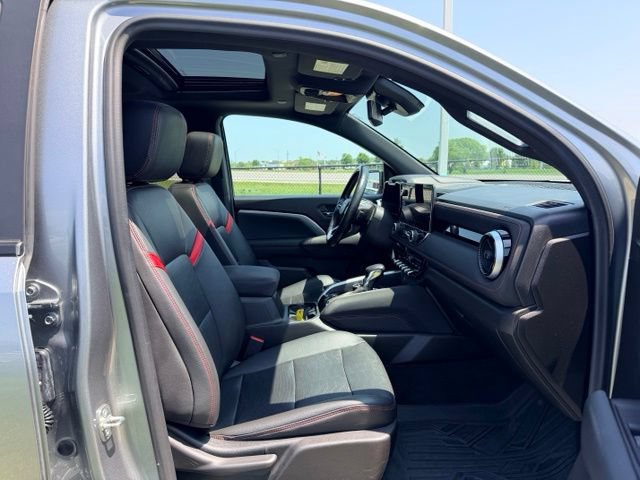 Used 2023 Chevrolet Colorado Z71 w/ Z71 Convenience Package 2 AWD/4WD image 11