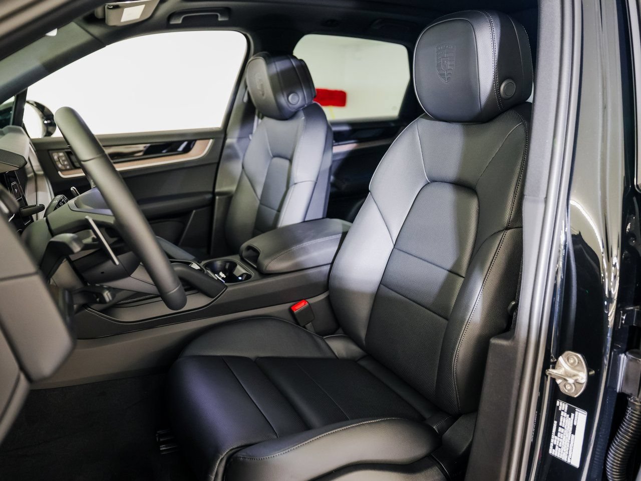 Certified 2026 Porsche Cayenne AWD/4WD image 5