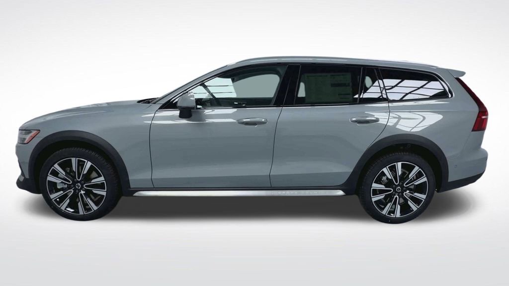 New 2026 Volvo V60 B5 Cross Country Ultra w/ Climate Package image 20