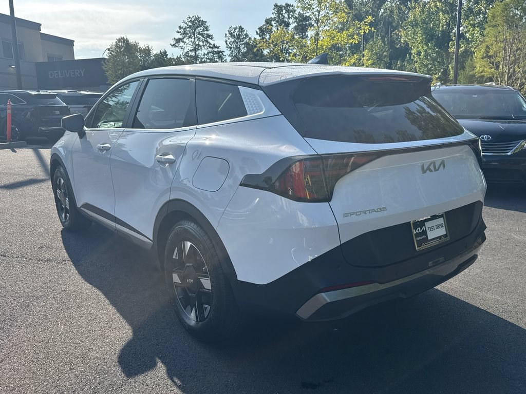 Used 2026 Kia Sportage LX FWD image 5