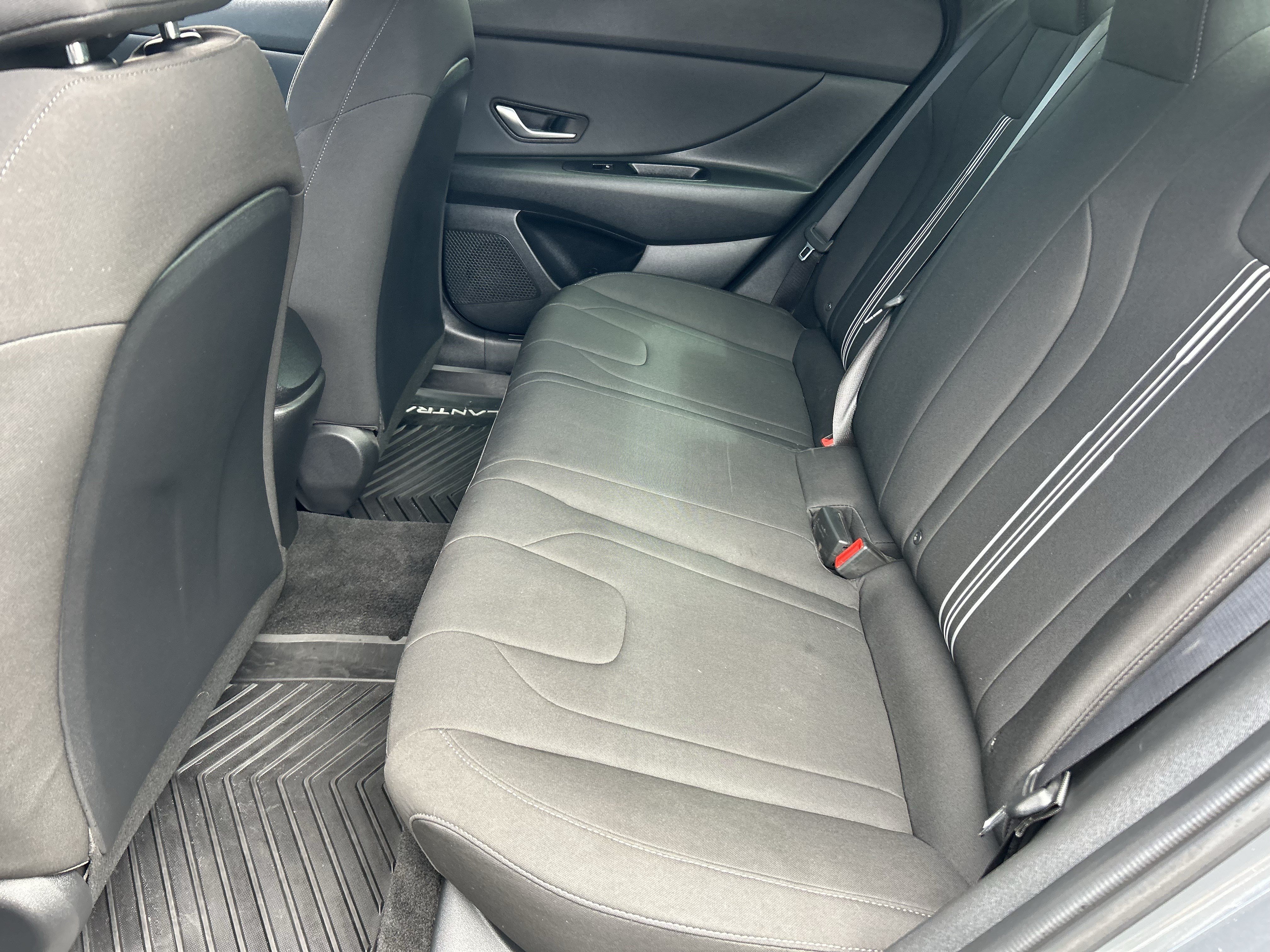 Used 2023 Hyundai Elantra SEL w/ Convenience Package FWD image 15