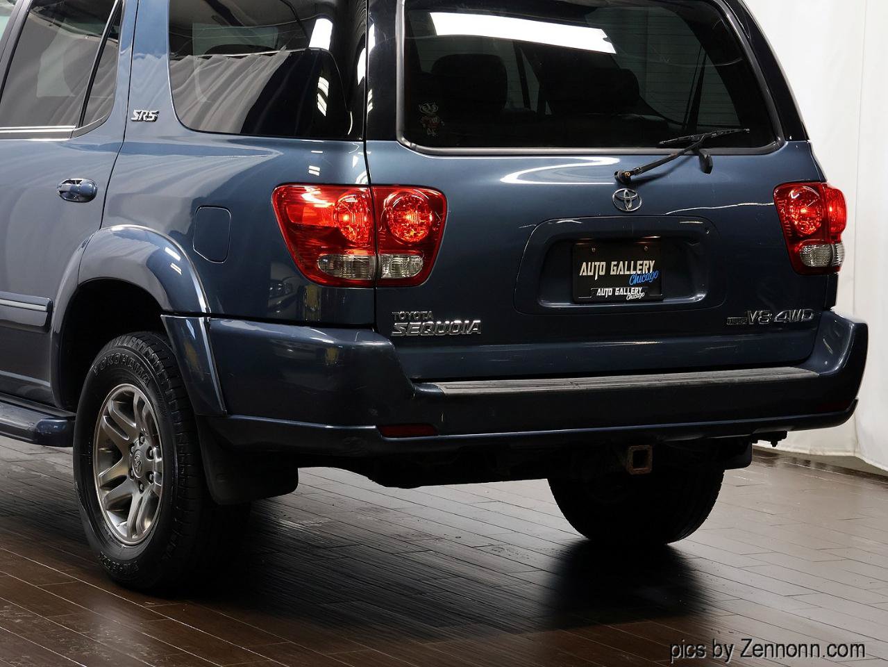 Used 2006 Toyota Sequoia SR5 w/ Preferred Pkg w/ Heated Seats AWD/4WD image 5