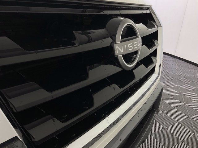 Used 2023 Nissan Armada Platinum w/ Captain's Chairs Package AWD/4WD image 9